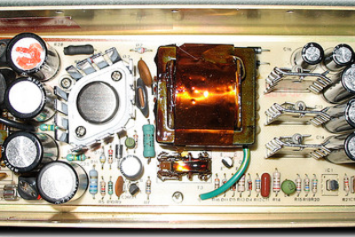 Apple didn't revolutionize power supplies; new transistors did