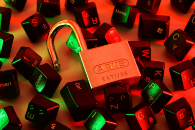 Coinbase, Bitgo Say Unaffected by PHP Flaw; Binance’s CZ Urges Caution