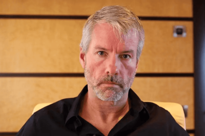 Community Clashes Over Strategy’s First Bitcoin Sale in 4 Years as MSTR Craters 7%