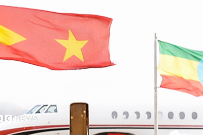 Tigray forces seize main airport in northern Ethiopia from police, residents tell the BBC