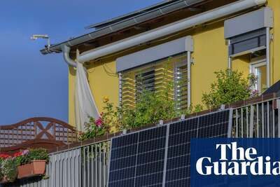UK households free to install plug-in balcony solar panels from end of August
